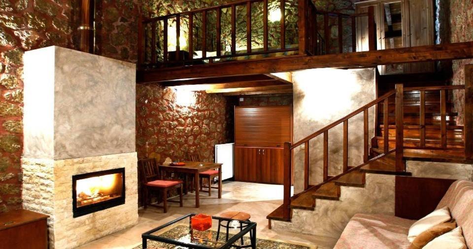 Paliokastro Guesthouse Kato Sinikia Trikalon Esterno foto